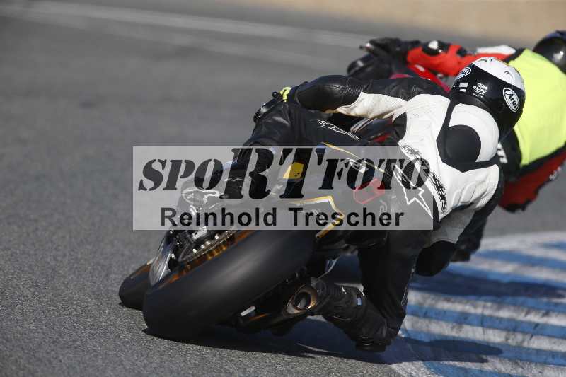 /Archiv-2024/02 29.01.-02.02.2024 Moto Center Thun Jerez/Gruppe rot-red/backside